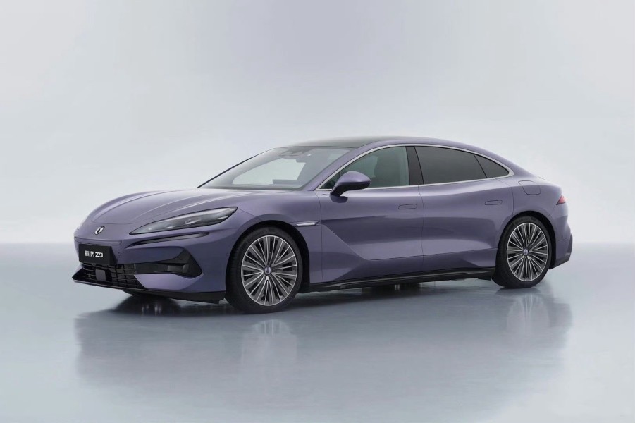 Denza Z9 Siap Debut di GIIAS 2025, Mobil Listrik Premium dengan Performa Supercar