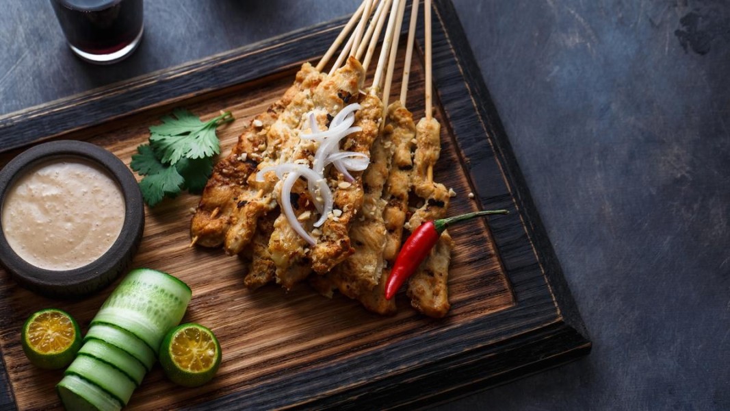 9 Warung Sate Klopo Paling Legendaris di Surabaya yang Harus Dicoba Saat Liburan Kuliner