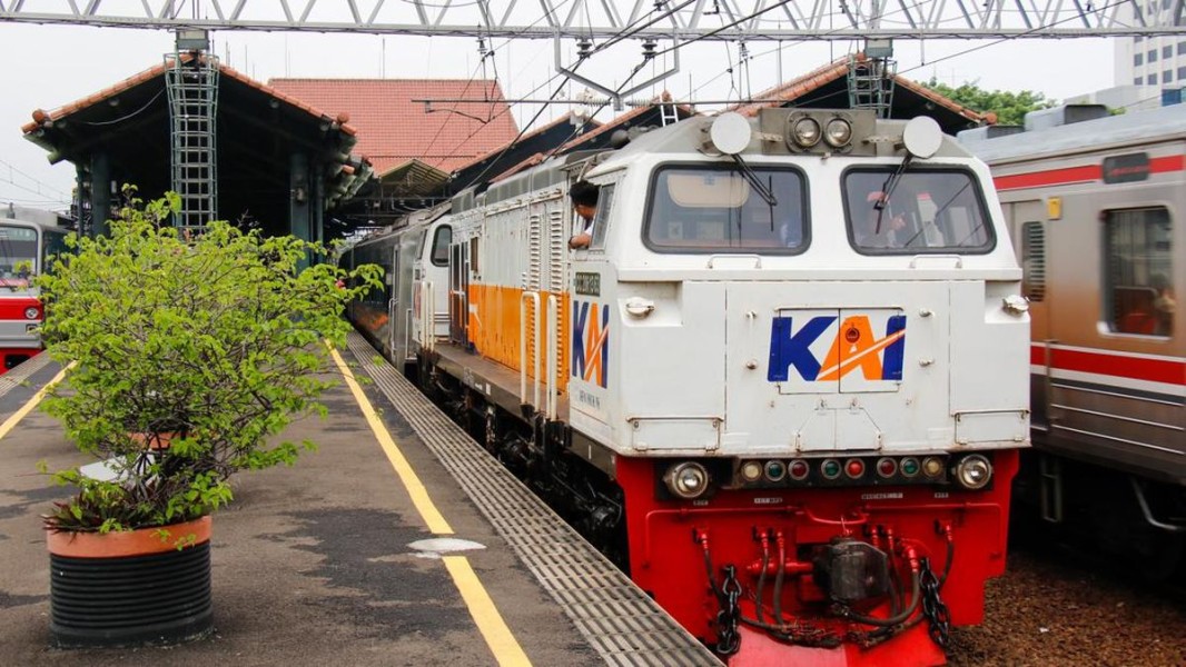 Tiket Kereta Api Mudik Lebaran 2025 Laris Manis, PT KAI Catat Penjualan 73 Ribu Tiket