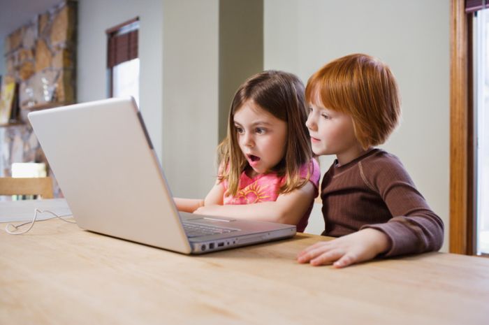 Dampak Penggunaan Gadget pada Emosi dan Perkembangan Anak Usia Dini