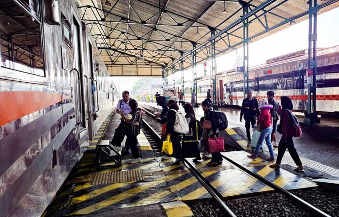 KAI Evaluasi Angkutan Libur Kenaikan Isa Almasih, 123 Ribu Penumpang Terlayani di Daop 2 Bandung