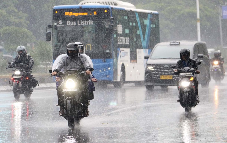 BMKG Waspada Hujan Disertai Angin Kencang di Jabodetabek