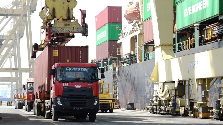 Efisiensi Logistik Pelabuhan Tanjung Perak: SPSL Terapkan Pemindai Kontainer Modern
