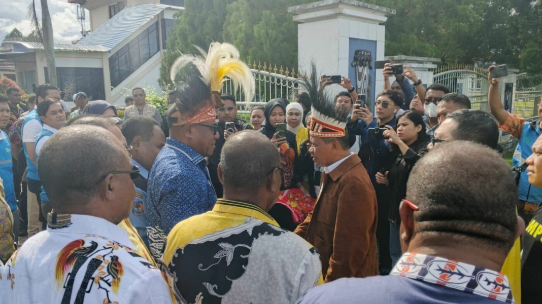 Pemerataan Listrik Papua: Kunjungan Menteri ESDM Pastikan Progres