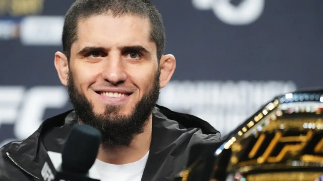 UFC 318: Poirier Dijagokan Makhachev Lawan Holloway
