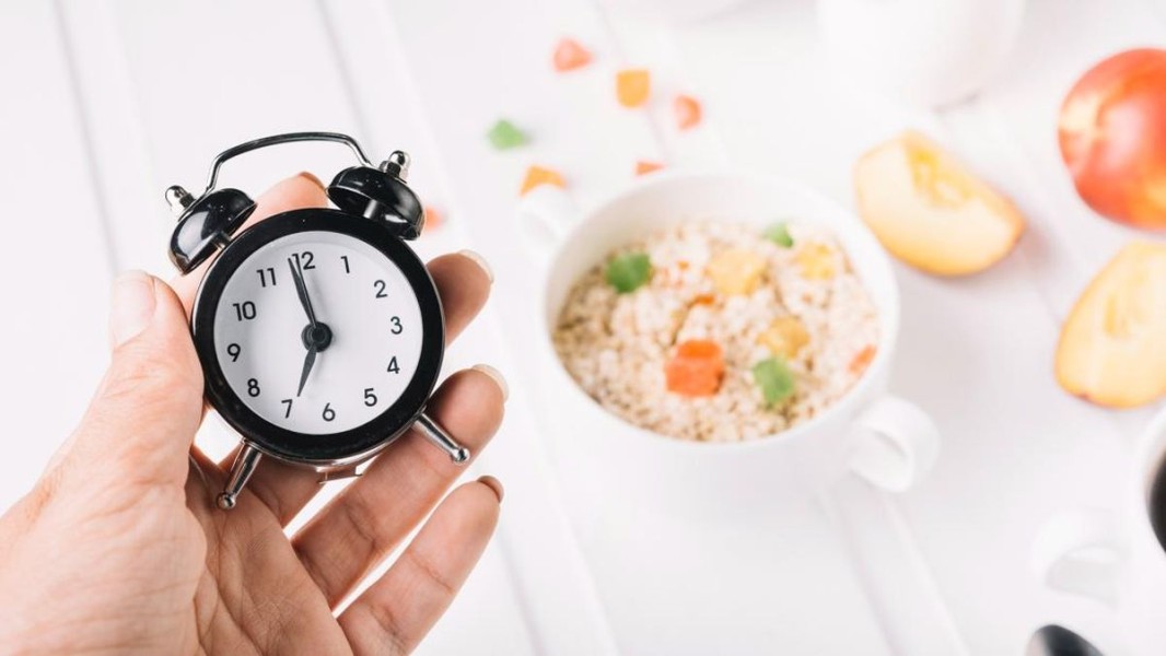 Waktu Makan Malam Ideal Ternyata Kunci Penting Menjaga Kesehatan Tubuh