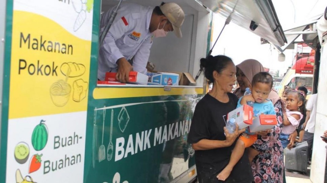BAZNAS Perkuat Program Bank Makanan, Salurkan 100 Paket Sajian Bergizi bagi Pekerja Rentan di Jakarta