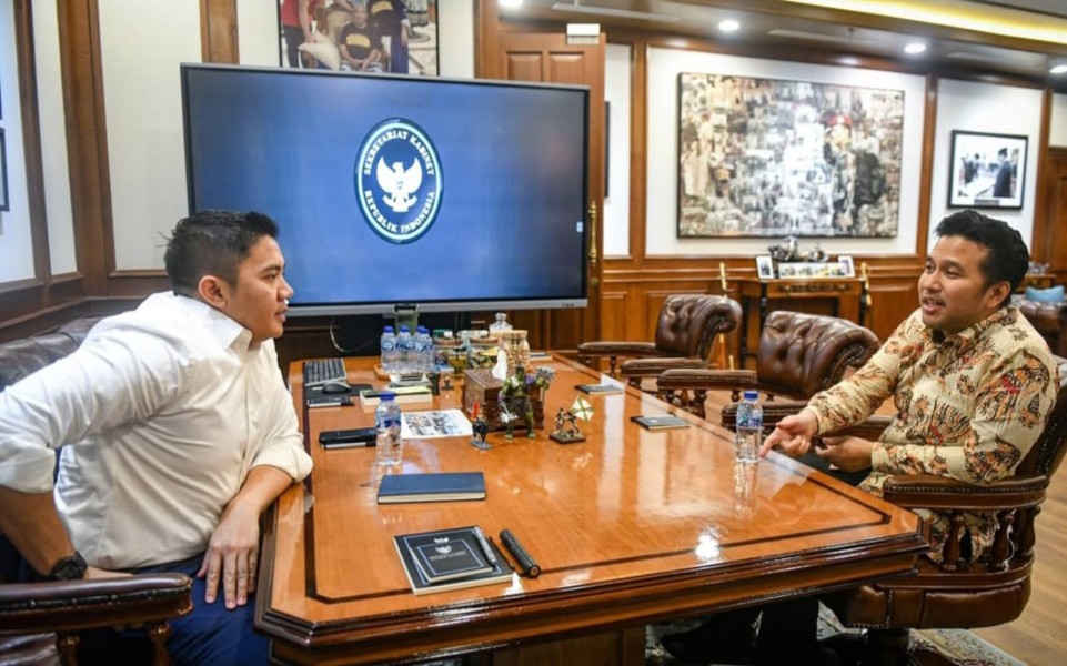 Kolaborasi Seskab dan Wagub Dorong Pembangunan Infrastruktur Jatim Lebih Cepat