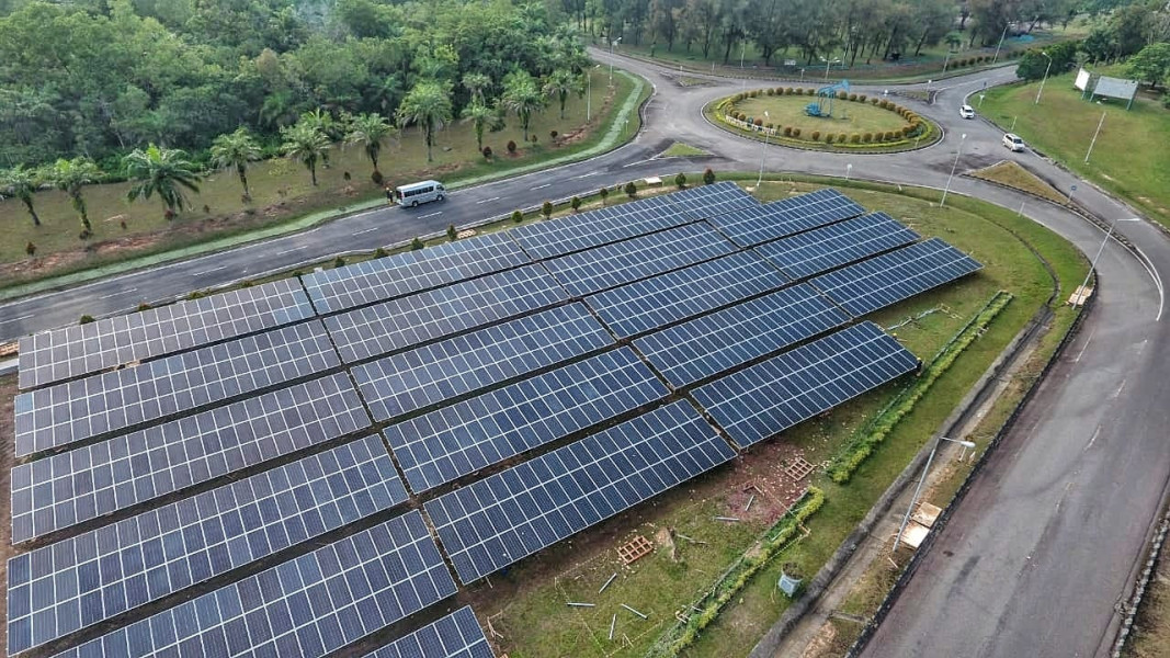 PLTS Dorong Pemanfaatan Energi Bersih di Indonesia