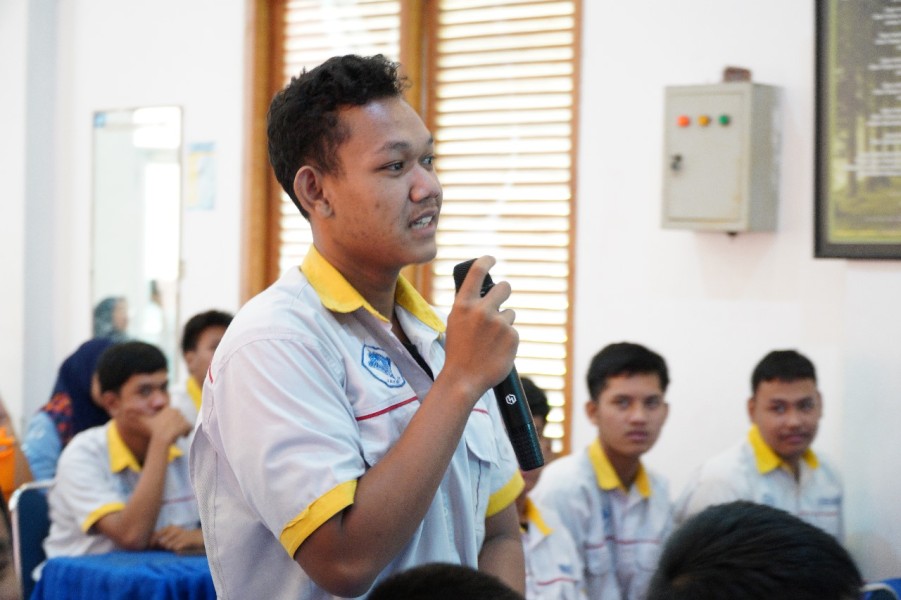 PLN UP2B DKI Jakarta dan Banten Perkuat Pendidikan Vokasi Melalui Program Mengajar di Momentum Hari Lahir Pancasila