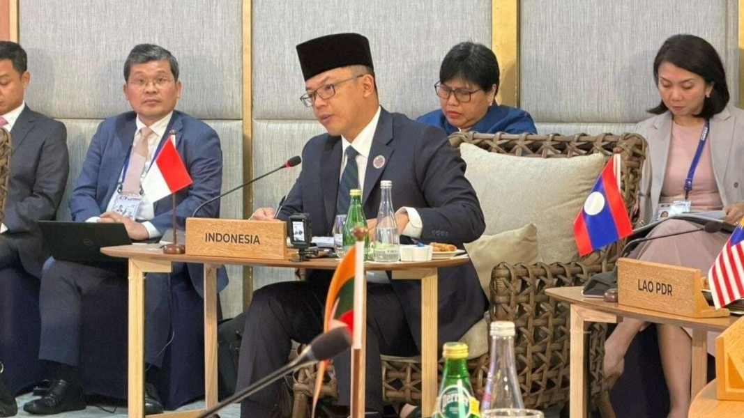 Menlu RI dorong ASEAN perkuat politik demi kawasan damai