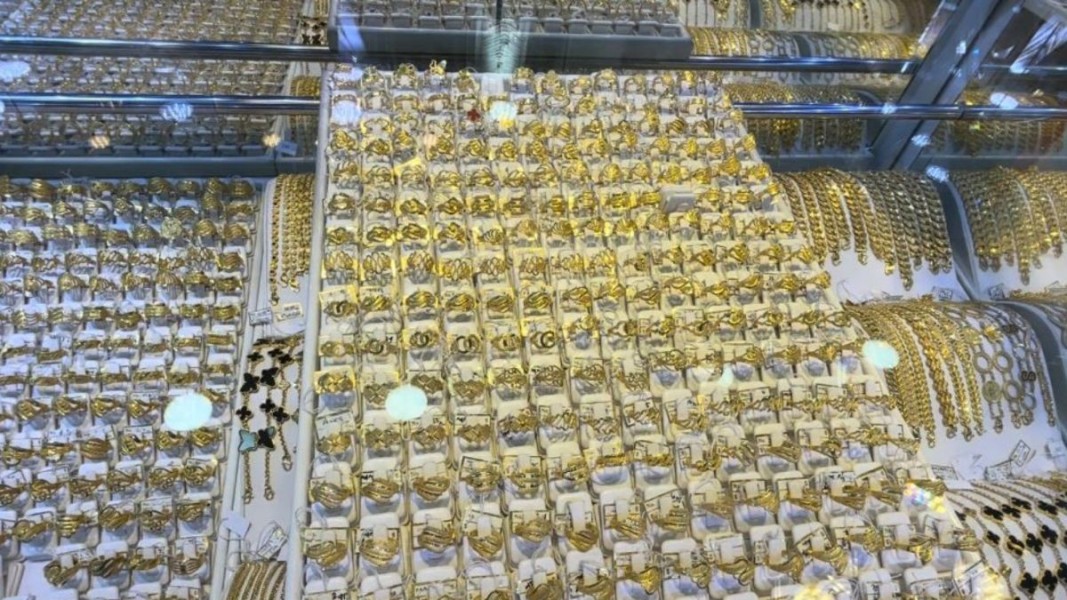 Harga Emas Perhiasan Selasa 10 Februari 2026 Naik di Pasaran