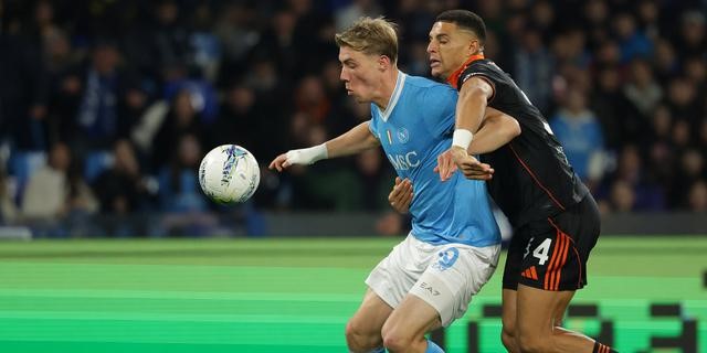 Napoli vs Como: Singkirkan Tuan Rumah, Como Torehkan Sejarah Baru Setelah 40 Tahun