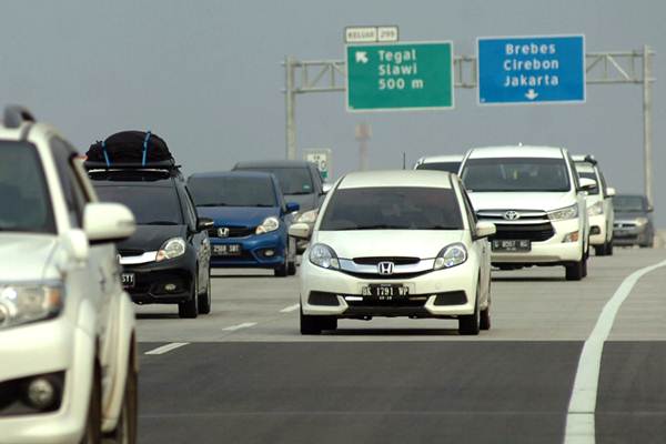 Tips Berkendara Aman di Jalan Tol untuk Pemula