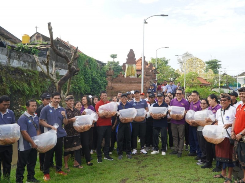 Harmoni Alam Di Dalung Kemenag Badung Laksanakan Pelepasan Burung Program Green Dharma