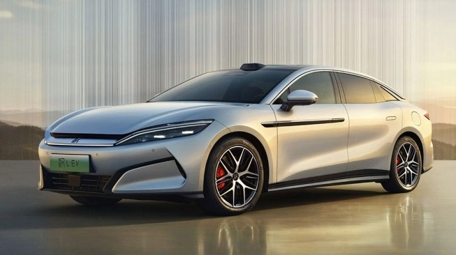 BYD Resmi Memperkenalkan Song Ultra EV Sebagai Crossover Listrik Premium Terbaru