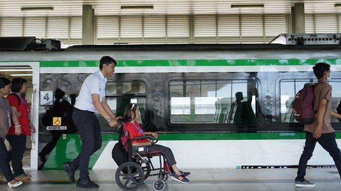 Anak-anak Disabilitas Nikmati Perjalanan Kereta Bersama KAI Bandara: Usaha Menuju Transportasi Inklusif