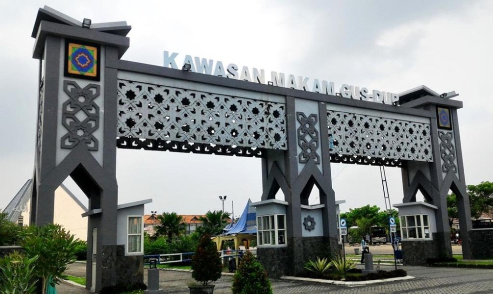 Jombang: Wisata Religi dan Sejarah yang Kaya