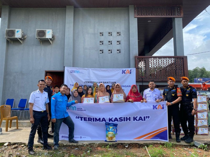 KAI Palembang Salurkan 300 Paket Sembako untuk Masyarakat, Dukung Pengentasan Kemiskinan dan Sambut Ramadhan