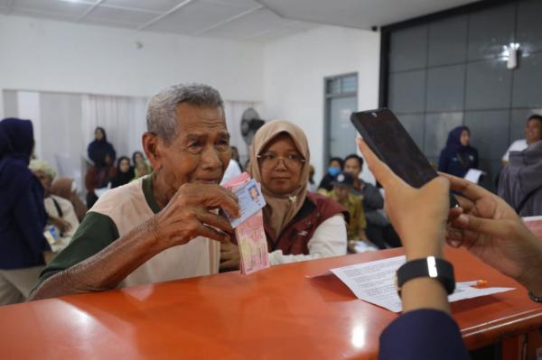 Kementerian Sosial Targetkan Pencairan Bantuan Sosial Selesai Sebelum Ramadan