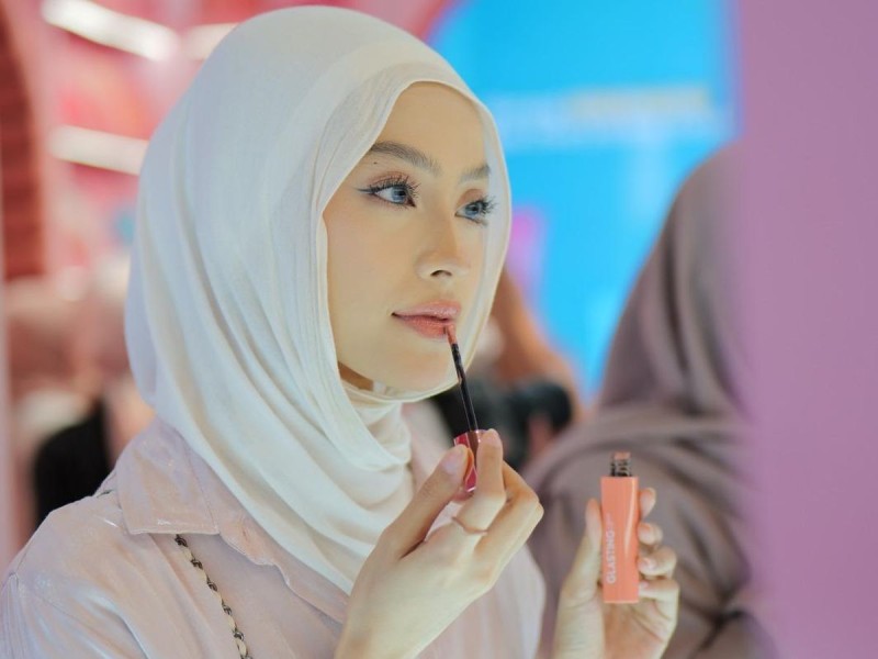Wardah Dinobatkan Brand Kosmetik Halal Terbaik Dunia 2025