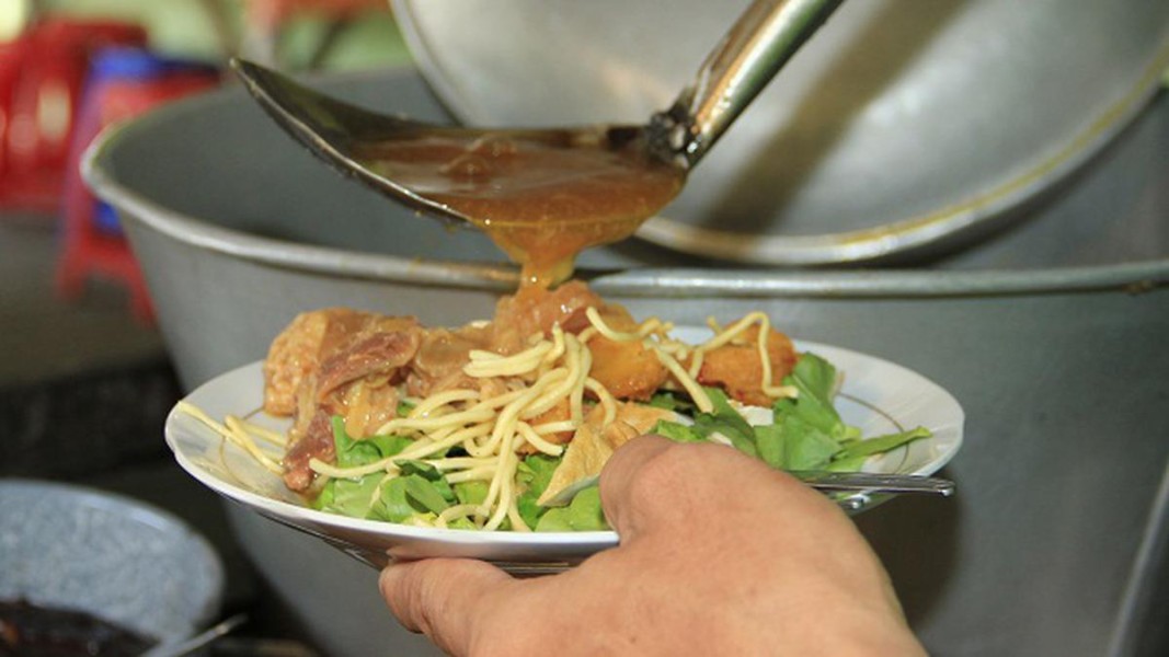 Daftar 16 Tahu Campur Surabaya Terlezat yang Wajib Dicoba Pecinta Kuliner Legendaris