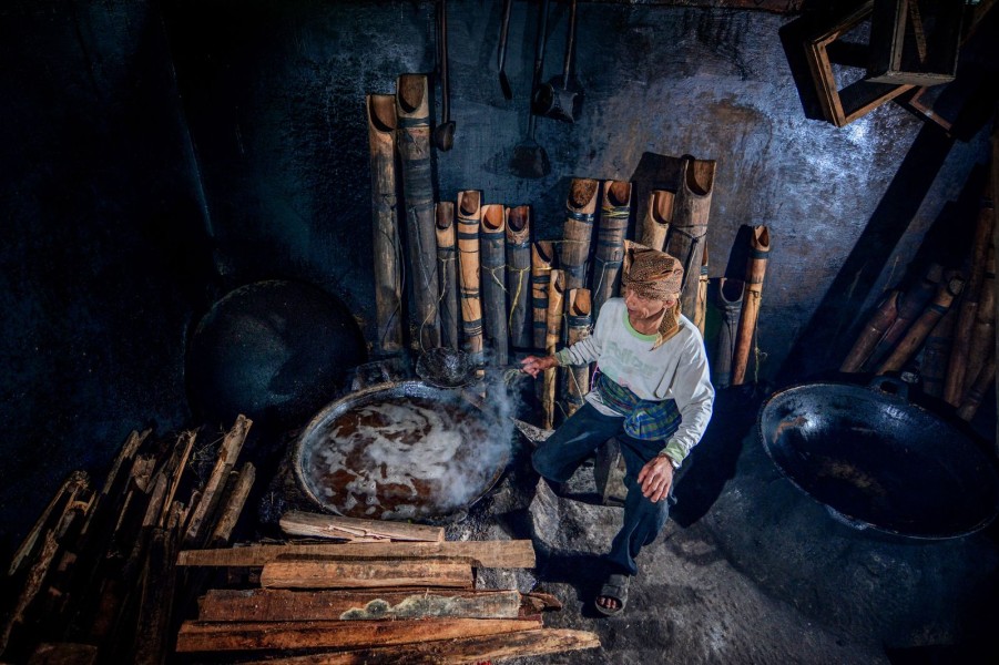 CSR BRI Peduli Bagikan Paket Sembako untuk Perkuat Solidaritas Sosial dalam Rangka Hari Raya Waisak