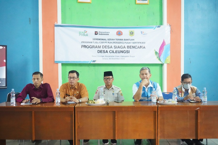 PLN Pusertif Salurkan Bantuan Program Desa Siaga Bencana sebagai Wujud Komitmen TJSL di Momentum Natal dan Tahun Baru