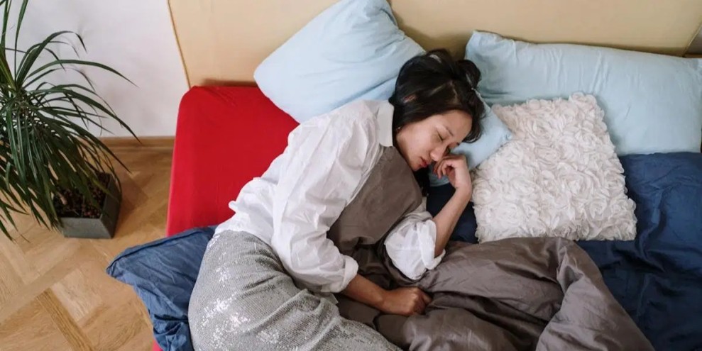 5 Hal yang Harus Dihindari Setelah Keramas Agar Rambut Sehat