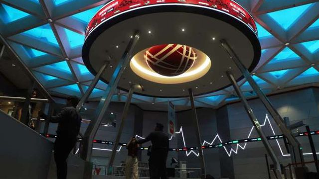 IHSG Akan Melonjak ke Level 6.900, Investasi Saham Bank dan SRTG Menjanjikan Keuntungan