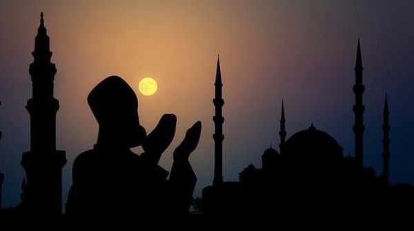 Amalan Sepuluh Malam Terakhir Ramadan Penuh Keutamaan Untuk Raih Lailatul Qadar Berkah
