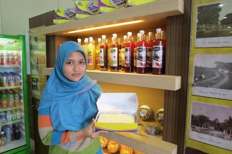 Perjalanan Inspiratif Dari Kebangkrutan ke Kejayaan Pasangan Suami Istri Pendiri Lapis Bogor Sangkuriang - linkumkm.id