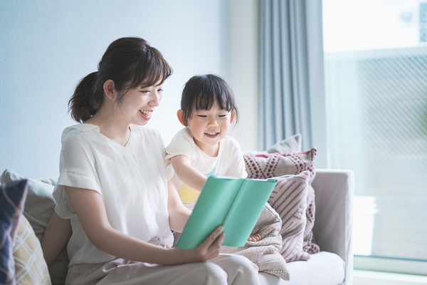 Tips Agar Anak Cepat Membaca yang Wajib Bunda Ketahui