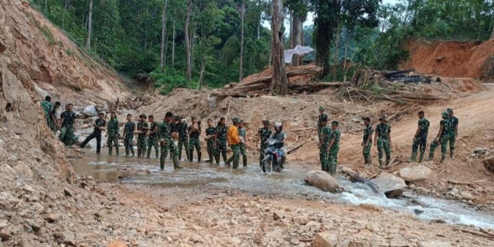 TNI Wujudkan Akses Aman Lewat Pembangunan Jembatan Desa Tapanuli Tengah