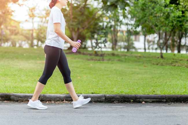 Jalan Kaki Cepat Jaga Kesehatan Tubuh