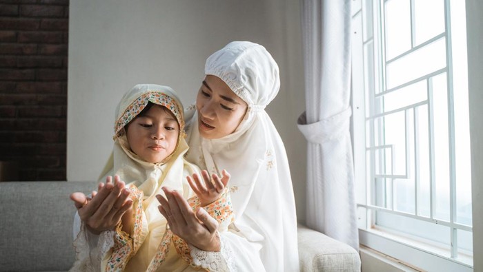 Cara Mudah Ajarkan Doa Puasa kepada Anak dan Maknanya Mendalam