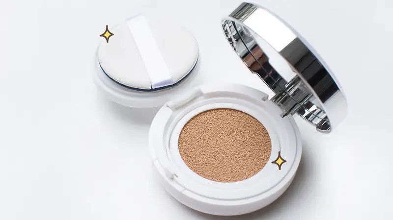 7 Rekomendasi Cushion Brand Lokal untuk Kulit Kering yang Bikin Makeup Tahan Lama