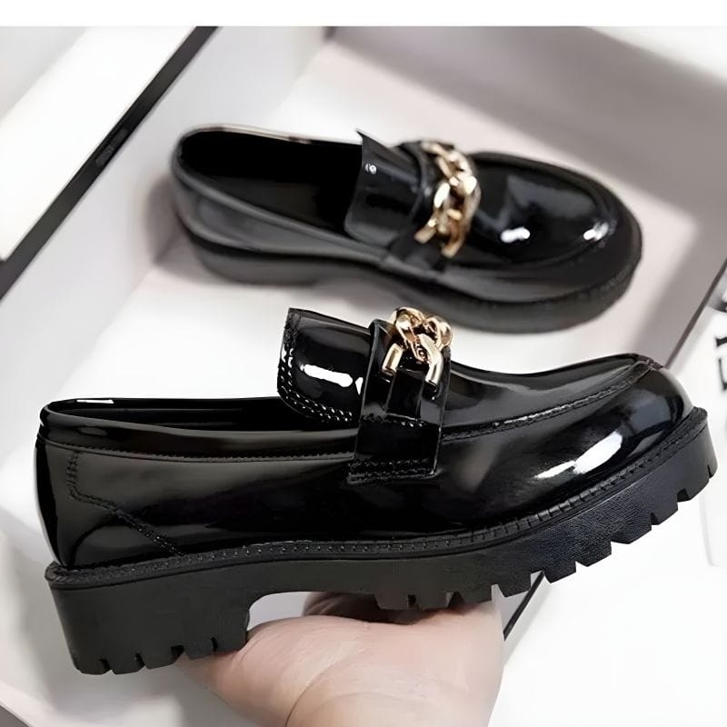 Sepatu Docmart Wanita Korea adalah Tren Fashion yang Stylish dan Timeless