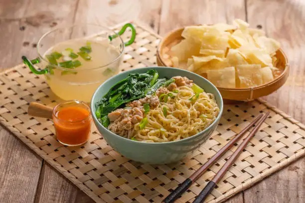 5 Tempat Mie Ayam Enak di Tebet dengan Porsi Besar dan Harga Terjangkau Untuk Makan Siang