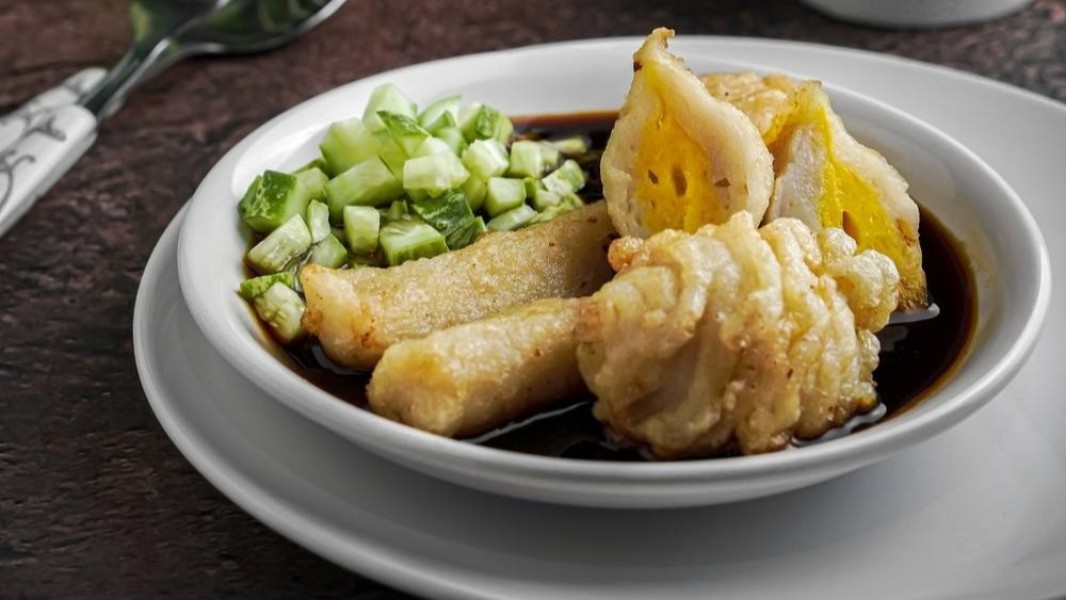 Rekomendasi 5 Tempat Pempek Palembang Surabaya Gurih Kenyal