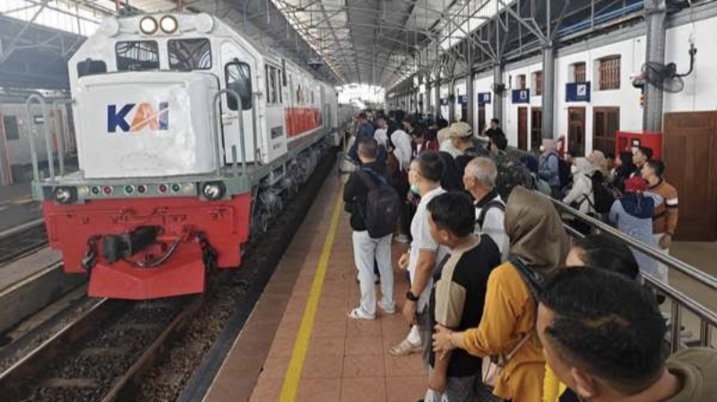 KAI Sediakan 42.120 Tiket KA Kualastabas dan Rajabasa untuk Libur Natal dan Tahun Baru 2025