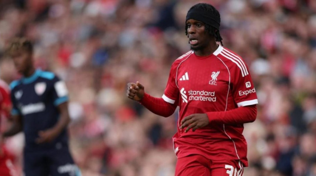 Liverpool Menang Besar, Tapi Frimpong dan Isak Jadi Korban Cedera