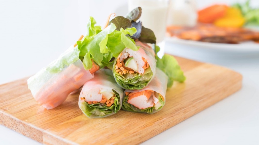 Kani Salad Spring Rolls: Camilan Sehat dan Segar untuk Musim Panas