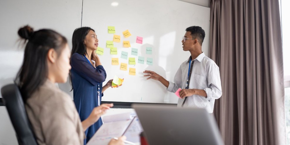 18 Ide Bisnis 2025 yang Menguntungkan, Peluang Usaha Menjanjikan!