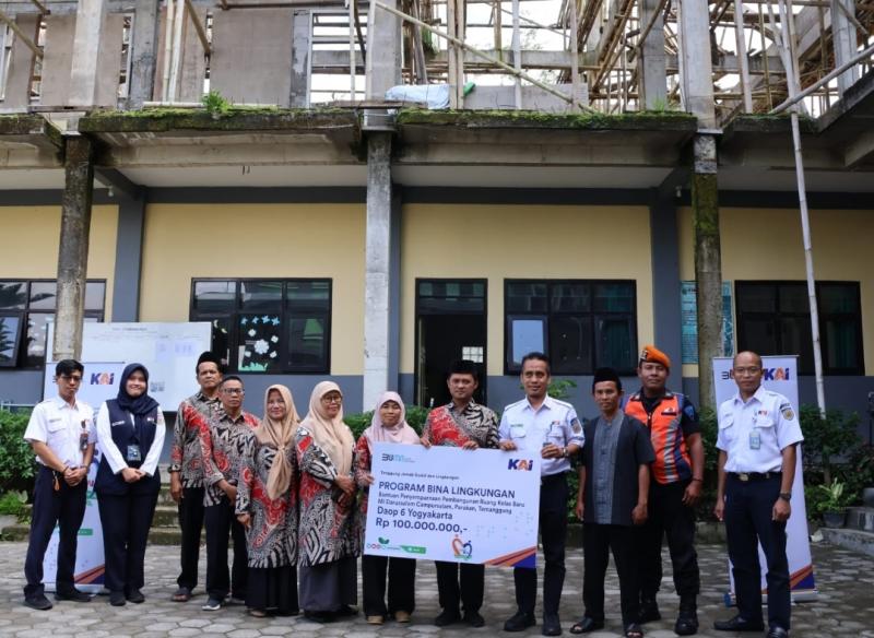 KAI Daop 6 Yogyakarta Salurkan Bantuan Rp 100 Juta untuk Pembangunan Sekolah MI Darussalam Campursalam di Temanggung