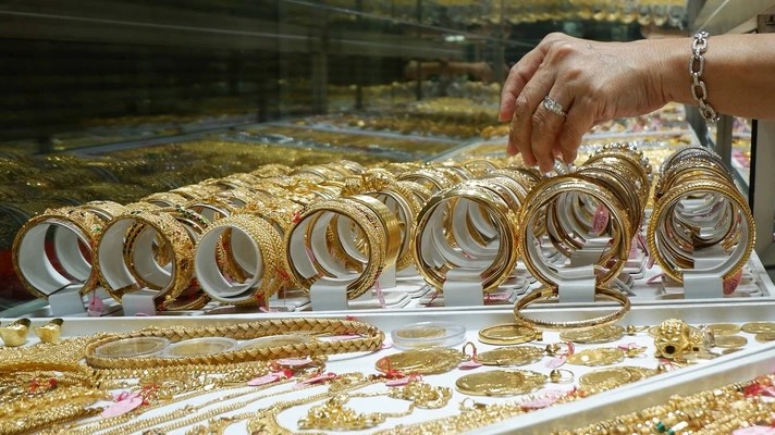 Harga Emas Perhiasan Hari Ini 30 Januari 2026 Naik Tajam, Ini Daftar Lengkap Semua Kadar