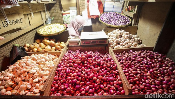 Harga Sembako Palembang: Cabai Merah Melonjak, Bawang Merah Turun
