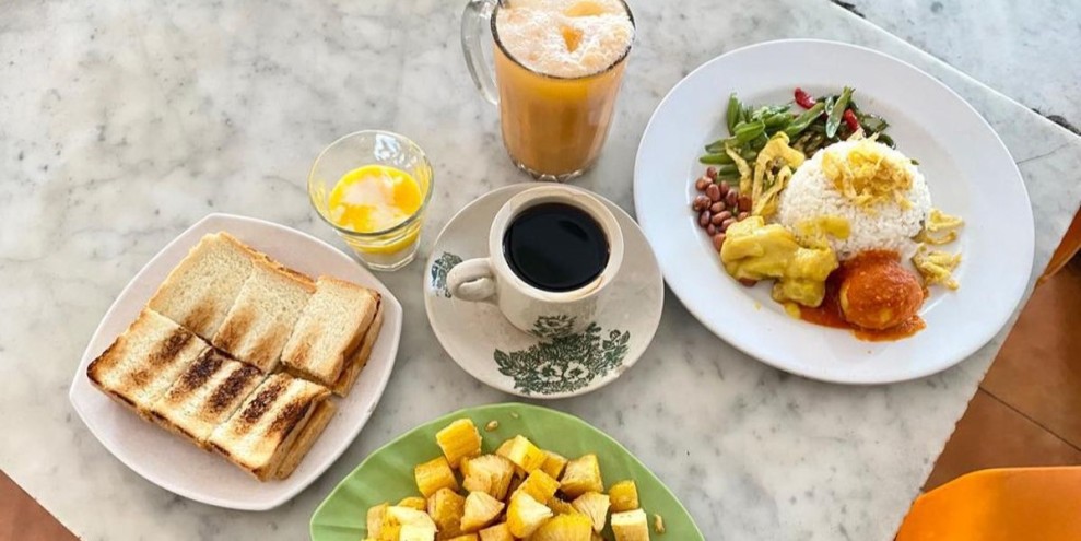 Nikmati Ngopi Pagi Lebih Seru di Kopitiam Jakarta Modern