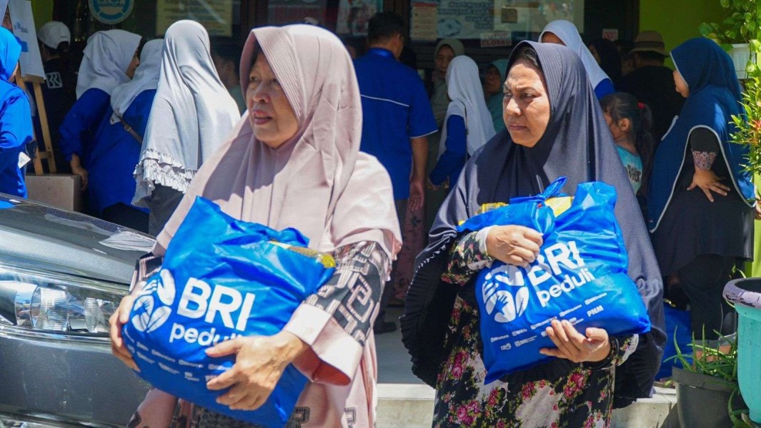 BRI Salurkan Bantuan Tanggap Bencana dan Buka Posko Kesehatan untuk Korban Banjir Jabodetabek