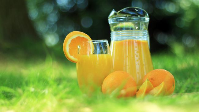 Amankah Minum Jus Jeruk Setiap Hari atau Tidak?